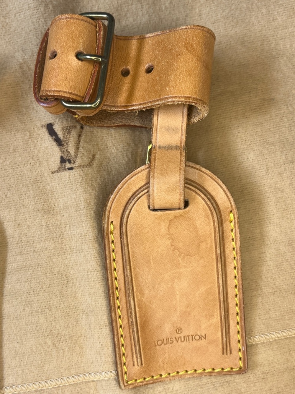 Louis Vuitton Tan Leather Luggage Tag Pair with Gold-Tone Buckles - Picture 5 of 14